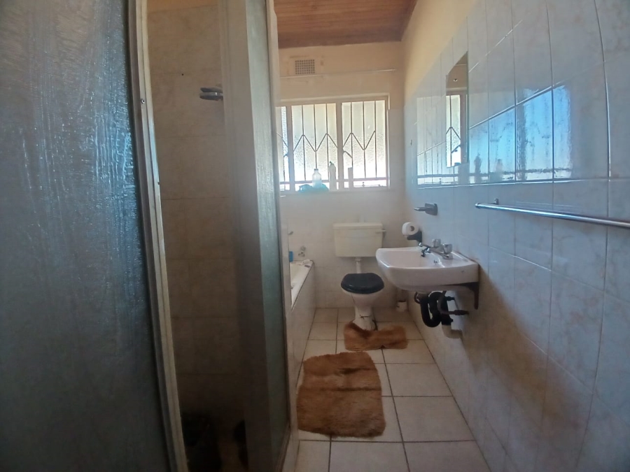 3 Bedroom Property for Sale in Roosheuwel Ext 2 North West